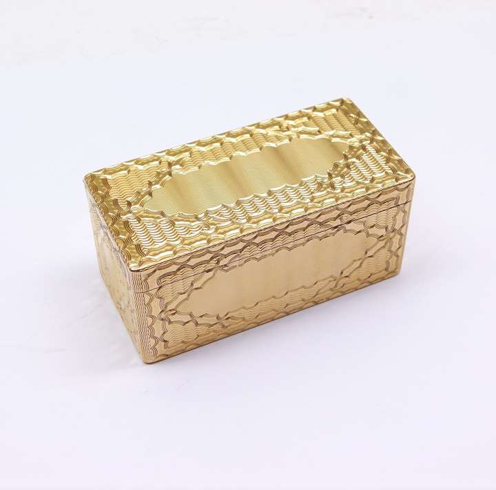 Louis XV rectangular gold snuff box